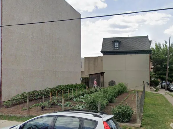 3827 Baring St, Philadelphia, PA 19104