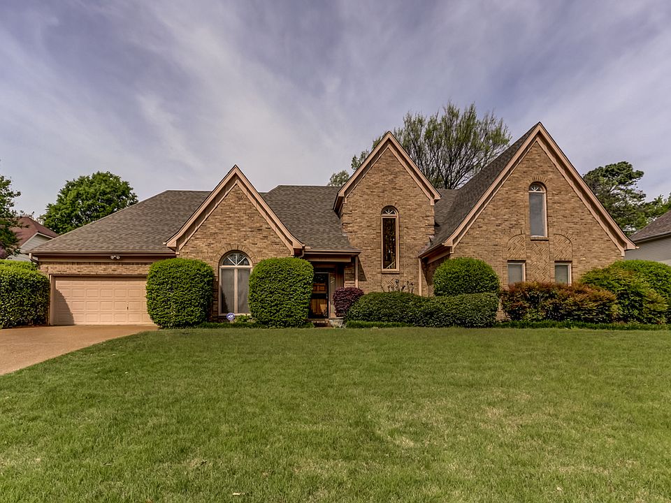 1st image of 8112 Meadow Glen Dr