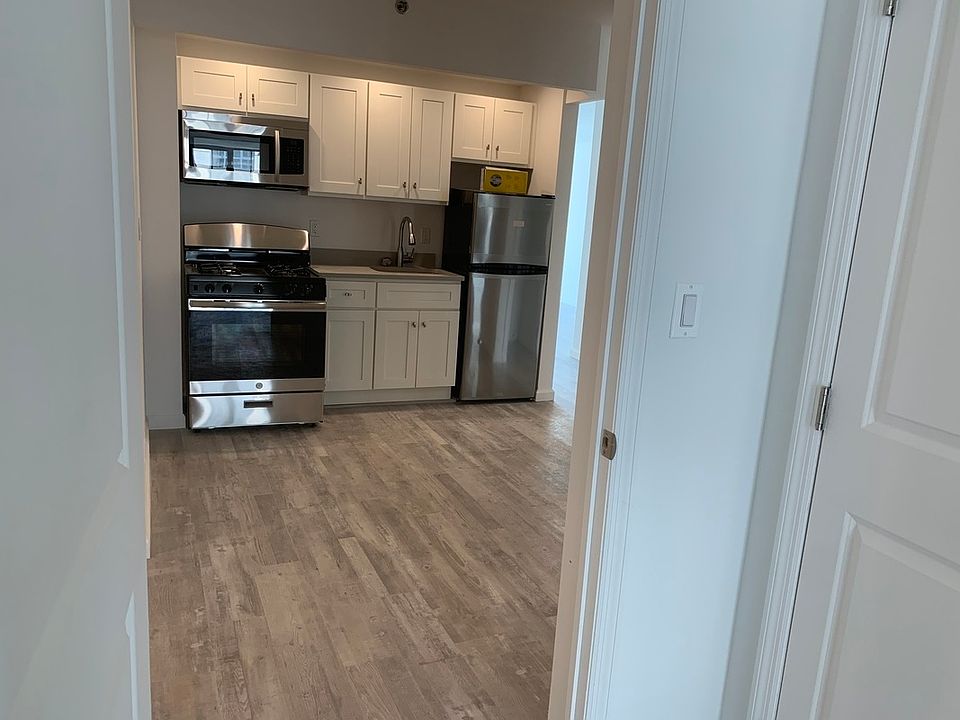 1st image of 433 W 53rd St #3C