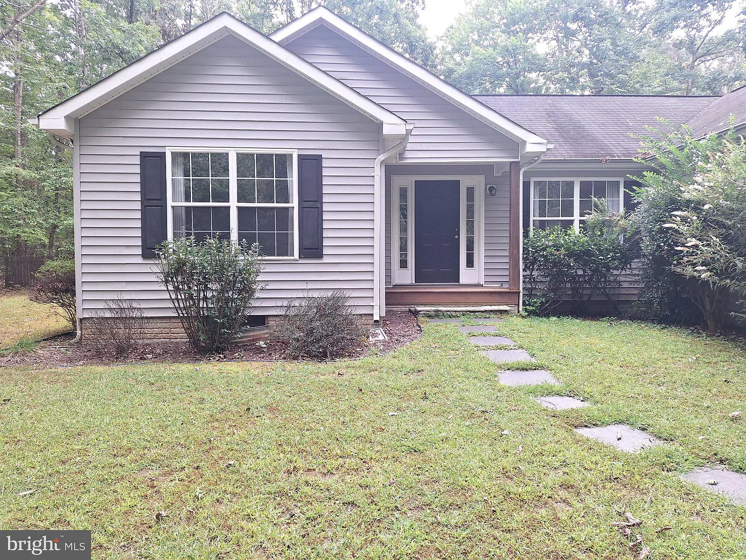 3 bed, 2.0 bath, 1692 sqft, $2,500 — Photo 2