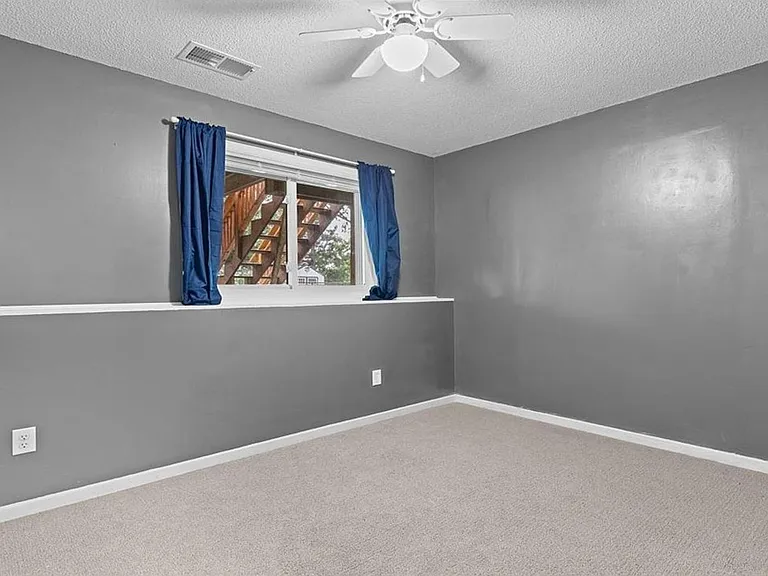 18890 Barrington Dr — Photo 22