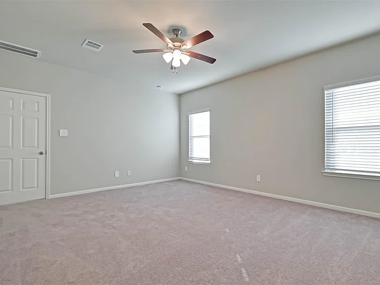 983 Golden Willow Ln — Photo 15