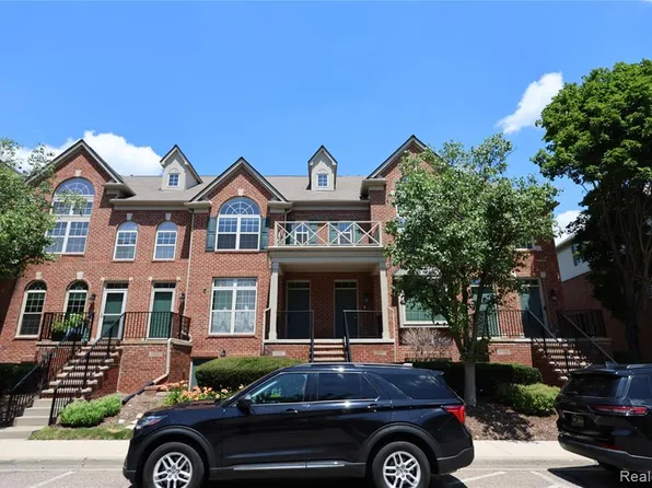 39460 Springwater Dr, Northville, MI 48168
