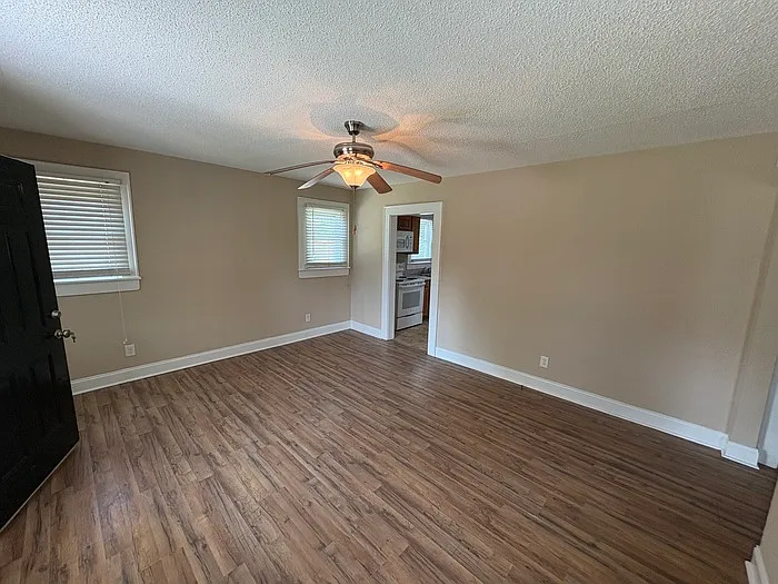 202 Cadillac St — Photo 2