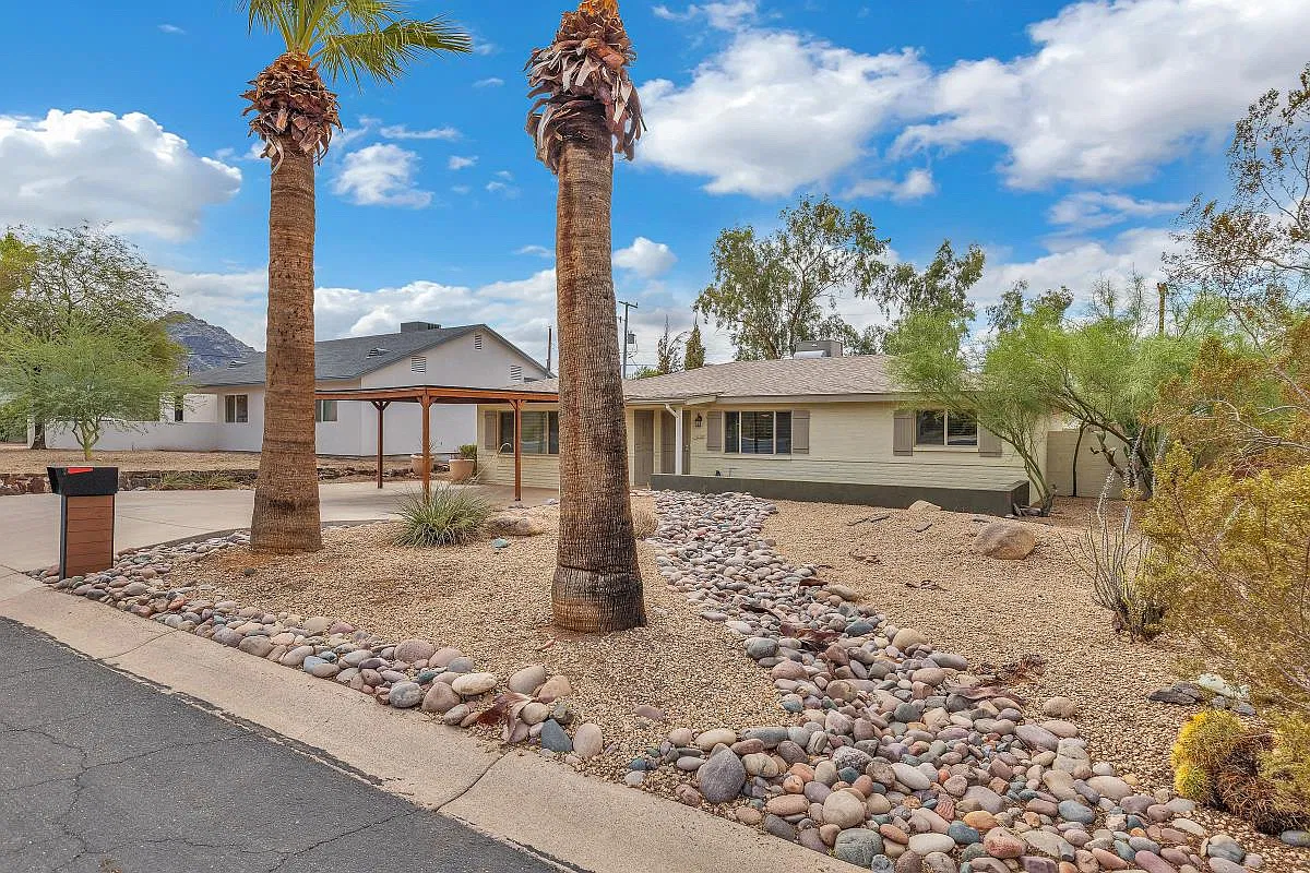 4 bed, 1700 sqft, $2,450 — Photo 2