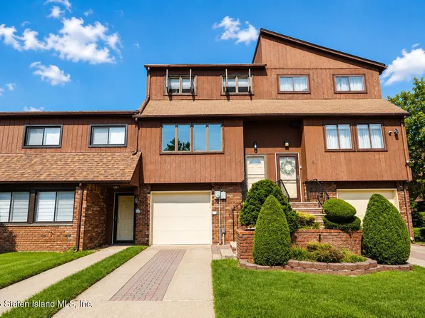7 Pamela Ln, Staten Island, NY 10304