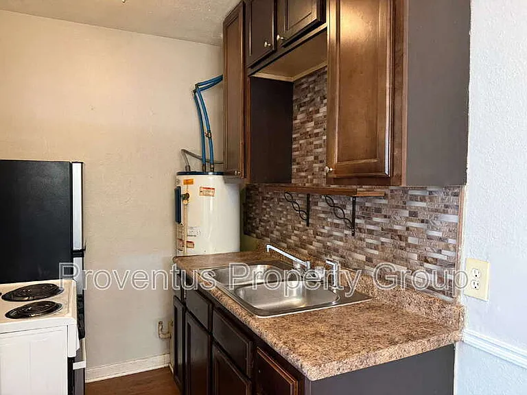 4 Rowland Ct #B — Photo 5
