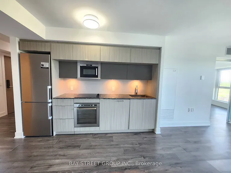 585 Bloor St E #2024 — Photo 5