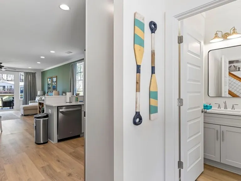 3284 Bay Pine Rd — Photo 4