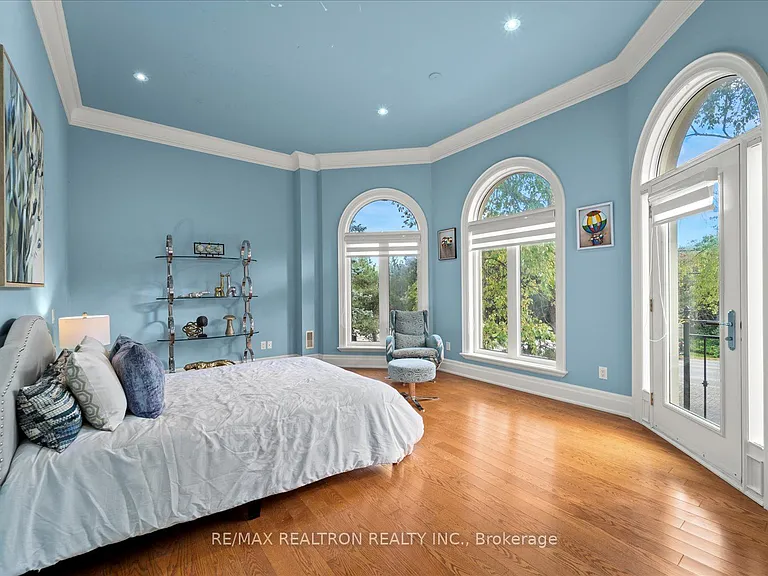 48 Arnold Ave — Photo 36