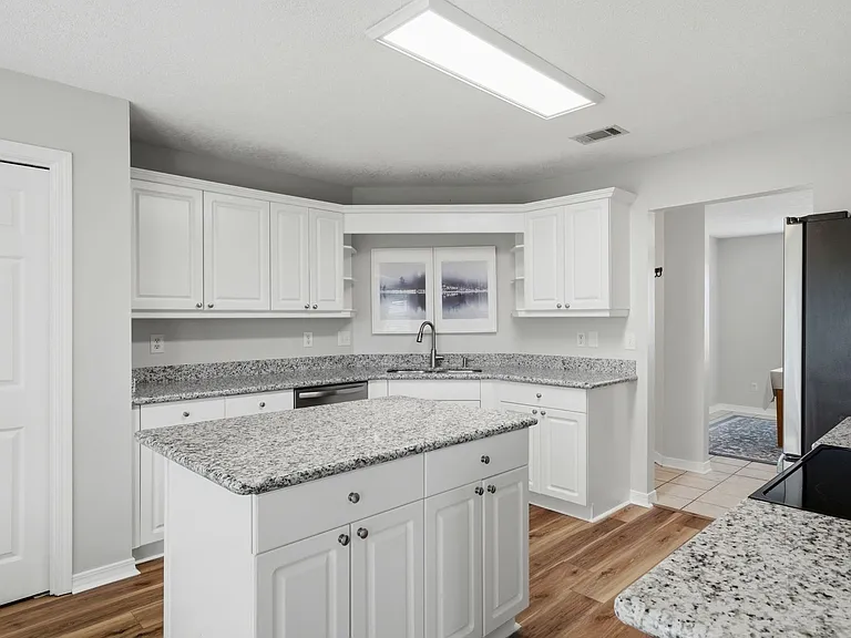 519 Batten Blvd — Photo 22