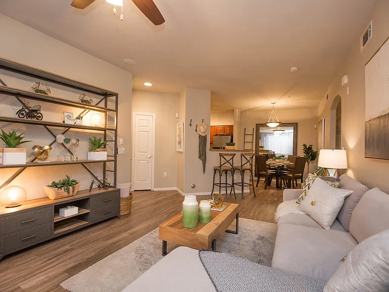 1c1 757 SQFT 1 Bed 1 Bath