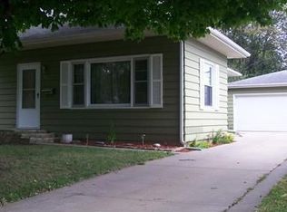 353 12th St SW, Cedar Rapids, IA 52404