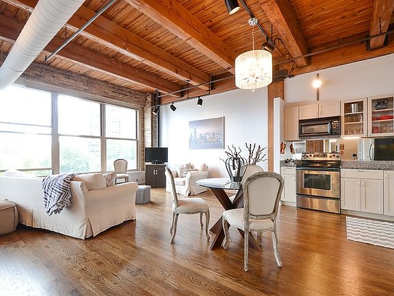 4th image of 540 N Lake Shore Dr APT 421