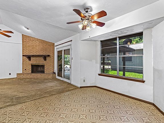 4th image of 1317 Warrington Dr
