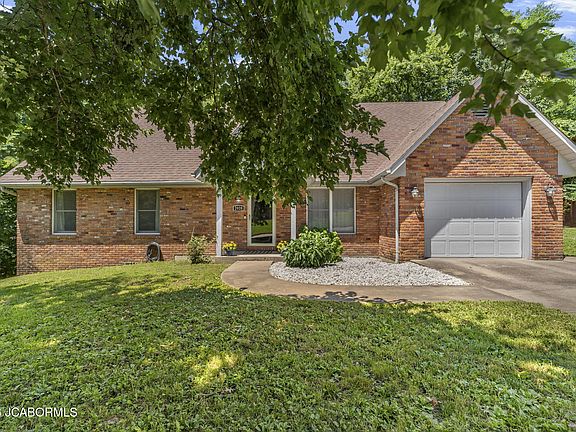 2nd image of 2020 Clara Dr