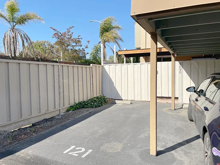 5090 Plaza Corona — Photo 17