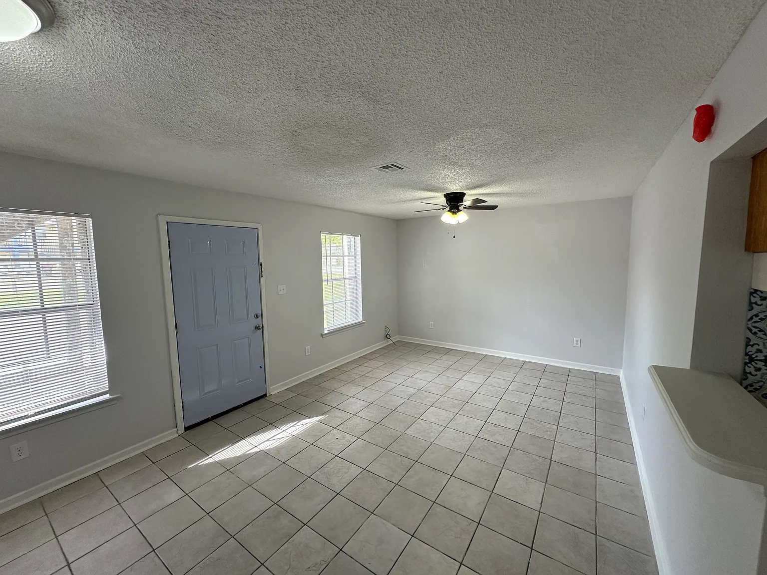 2 bed, 850 sqft, $800 — Photo 2