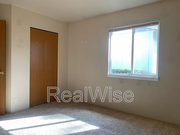 5th image of 226 SW Westholm Ave
