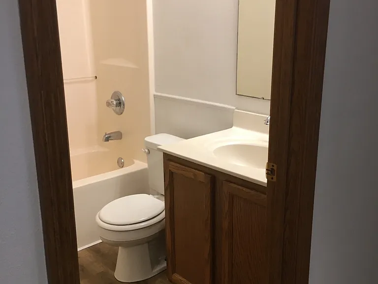 2612 Eastview Dr #0 — Photo 2