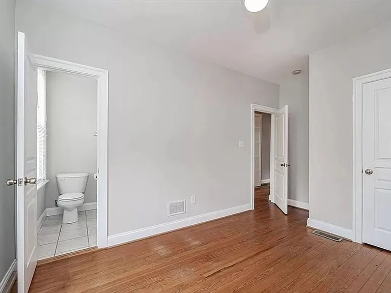 513 S Laurel St — Photo 16