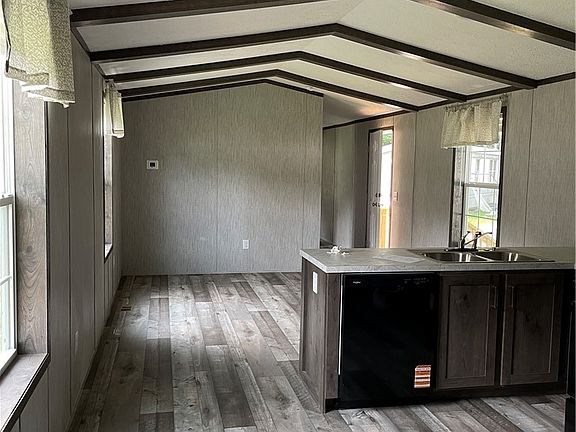 3rd image of 350 Poole Cir