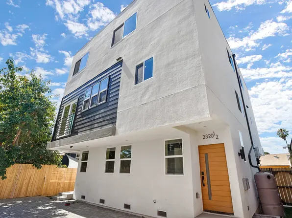 3-story townhome is optimized for your L.A lifestyle 1st month free!, 2320 1/2 W 2nd St, Los Angeles, CA 90057