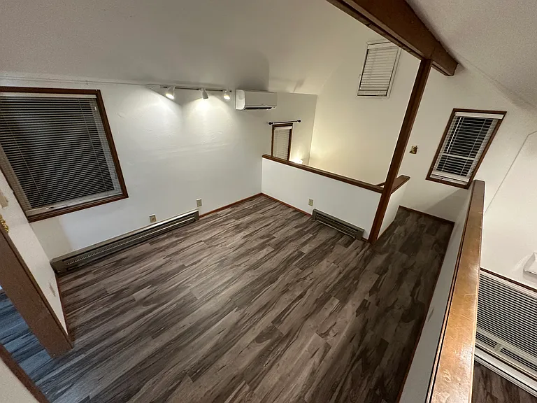 910 E 9th Ave #4 — Photo 12