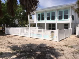 981 W Gulf Beach Dr, Eastpoint, FL 32328