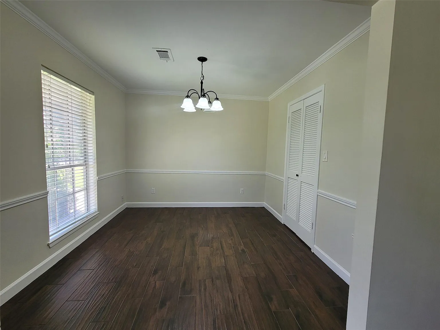 3 bed, 2.0 bath, 1717 sqft, $2,200 — Photo 4