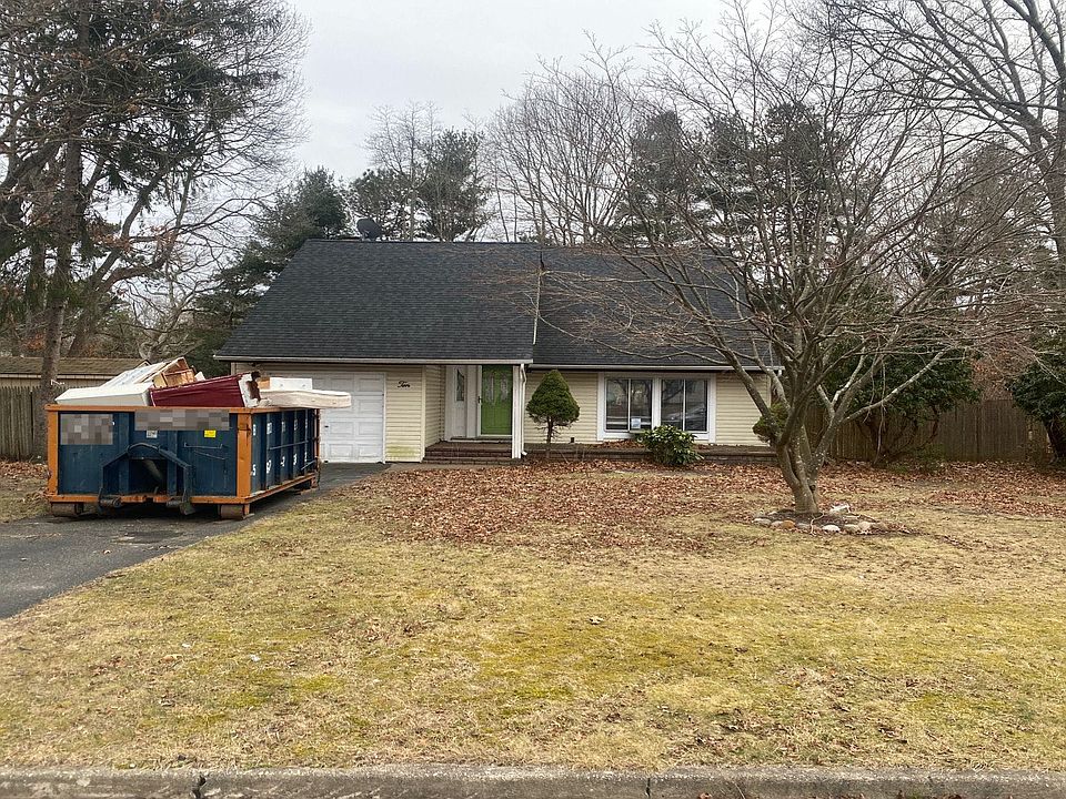 1st image of 10 Hale Ln