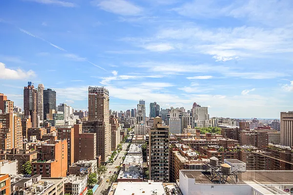 Rented by Douglas Elliman | media 27