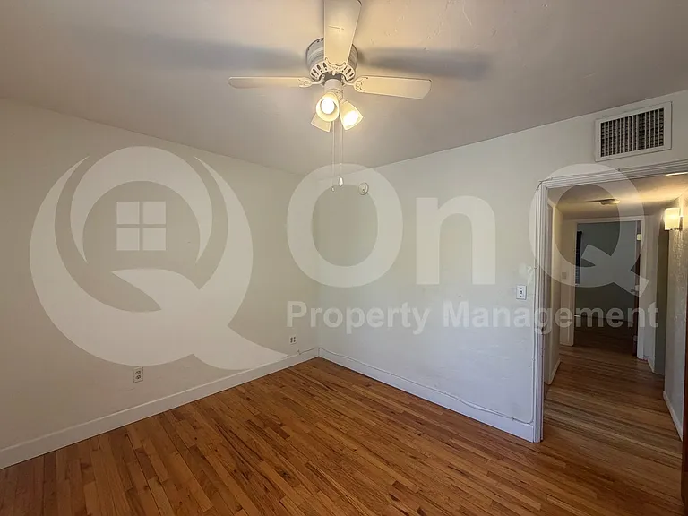 2926 E Waverly St — Photo 21