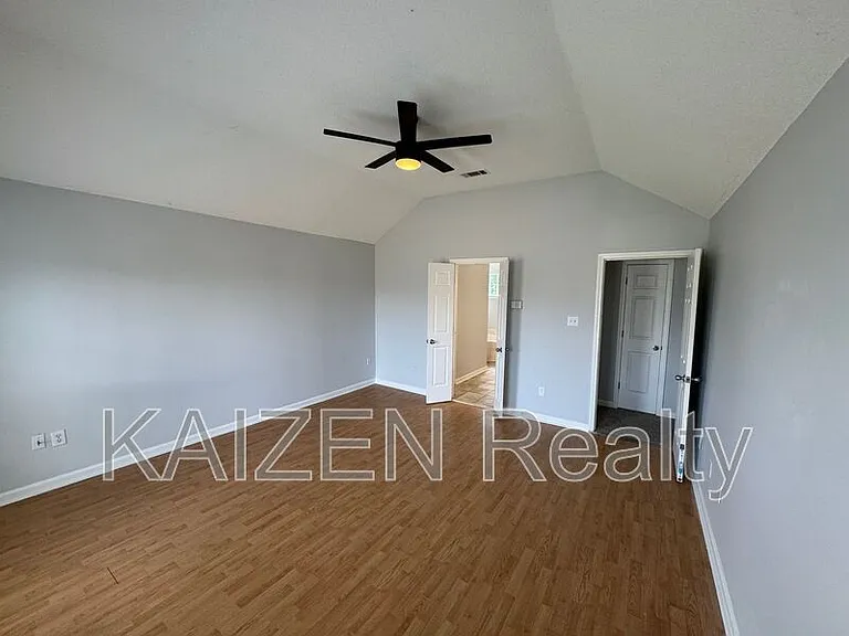 12607 Hunters Forest Cv — Photo 12