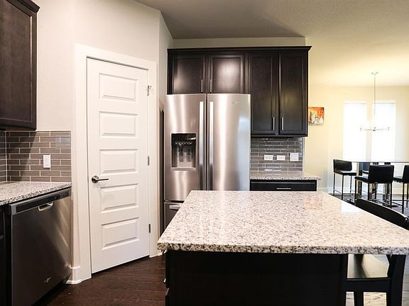 4th image of 2015 Dinsdale Ln #300C