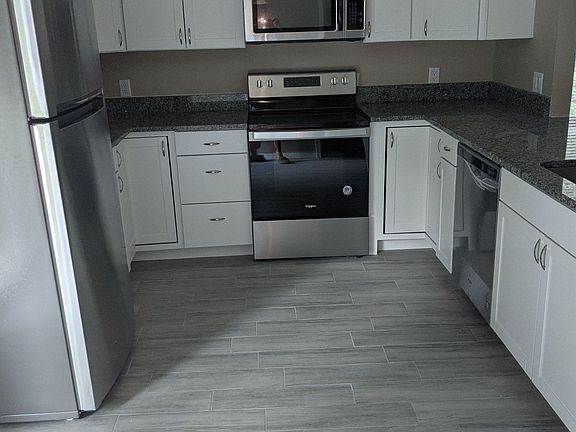 4th image of 623 Grant Ave