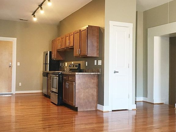 3rd image of 24 E 15th St APT 4
