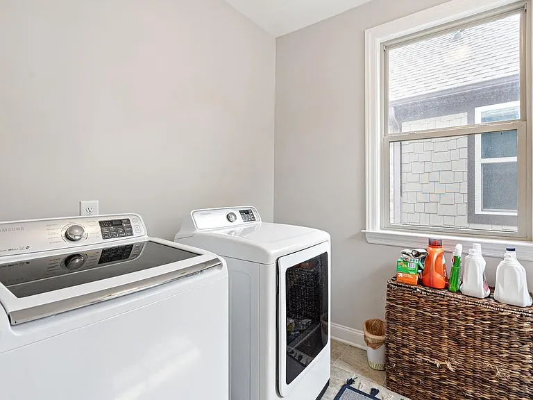 138 Haverford Dr — Photo 15