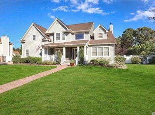 3 Cedar Ct, Bohemia, NY 11716
