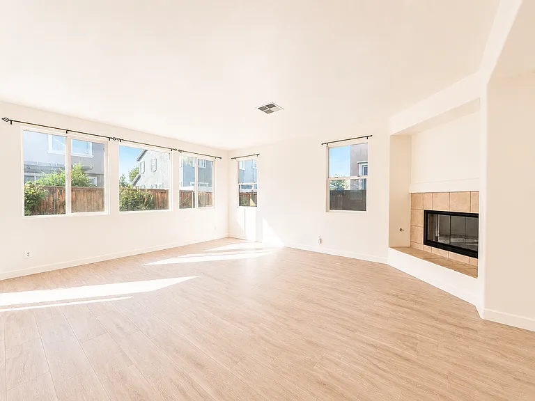 4420 Cloudywing Rd — Photo 14