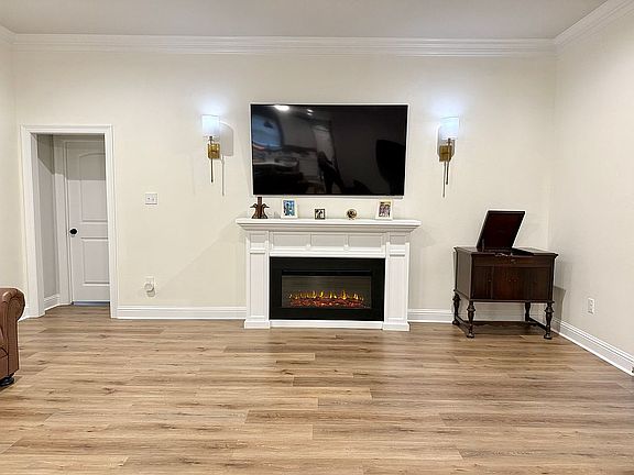 4th image of 113 Hayden Ln