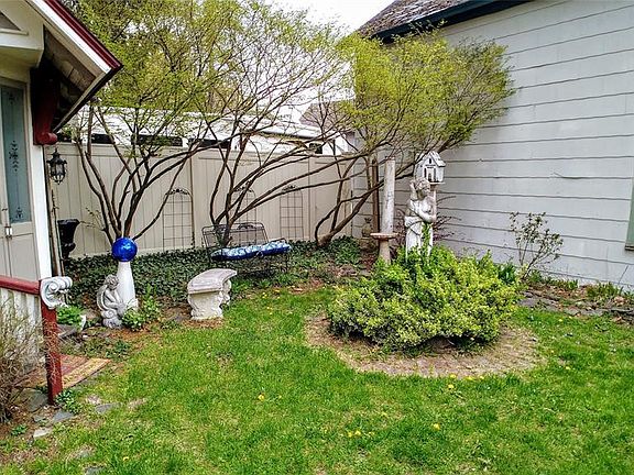 5th image of 66 Maple Ave