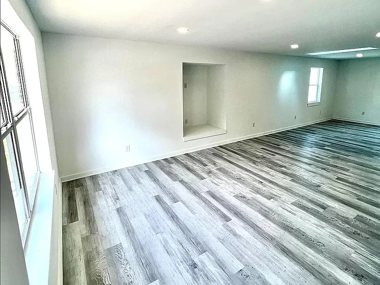 713 Cypress Dr — Photo 6