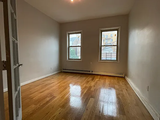 Rented by EXR | media 18