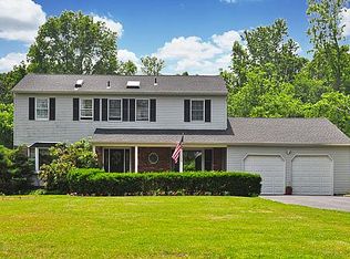 27 Polly Dr, Huntington, NY 11743