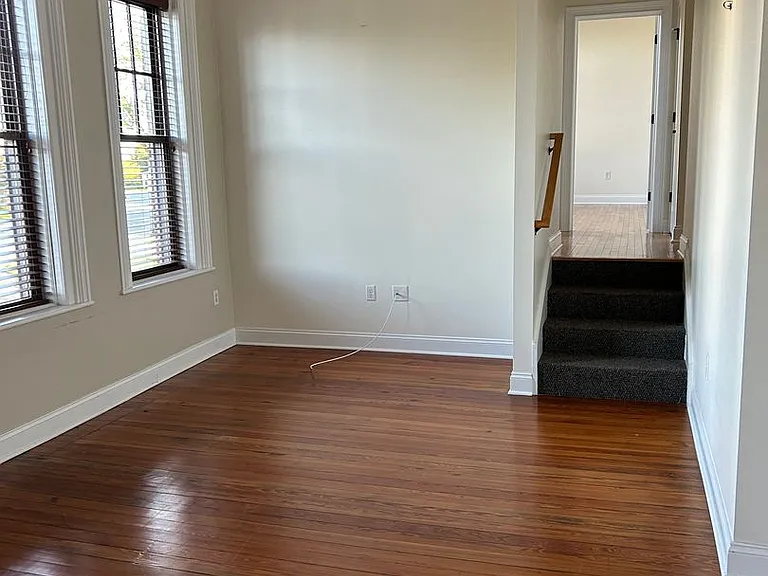 124 Main St — Photo 2