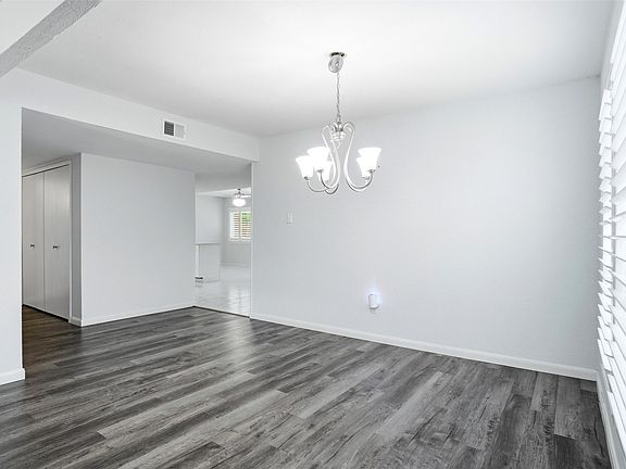 5th image of 3104 Story Ln