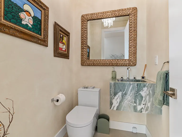 106 Little Neck Rd — Photo 28