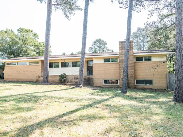 216 Deerwood Cir, Warner Robins, GA 31088