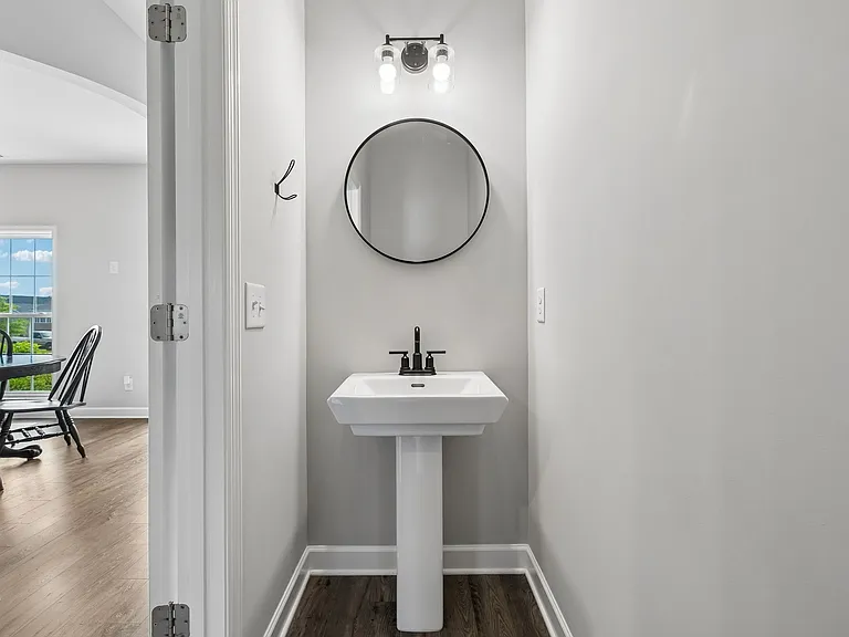 135 Harvard Dr — Photo 12